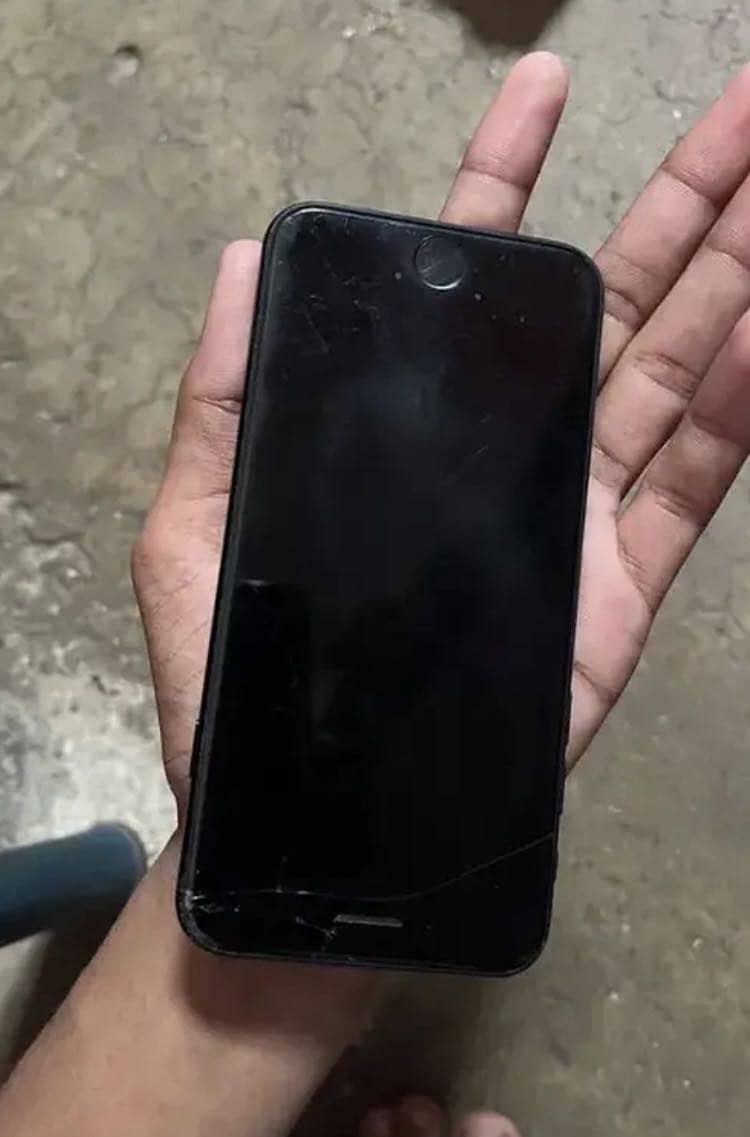 Apple iPhone SE 3