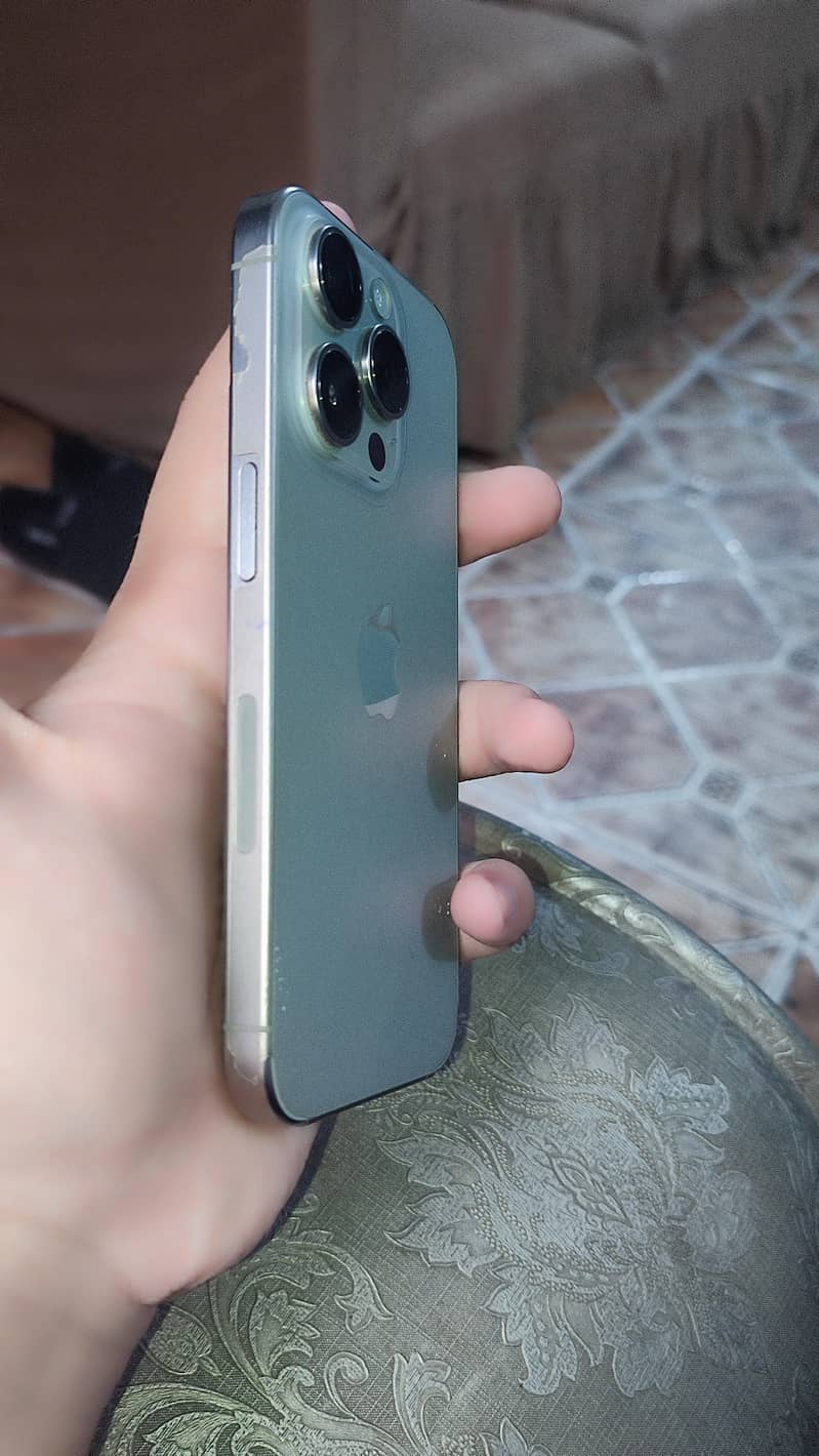 Apple iPhone 15 Pro 1