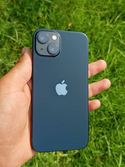 Apple iPhone 13