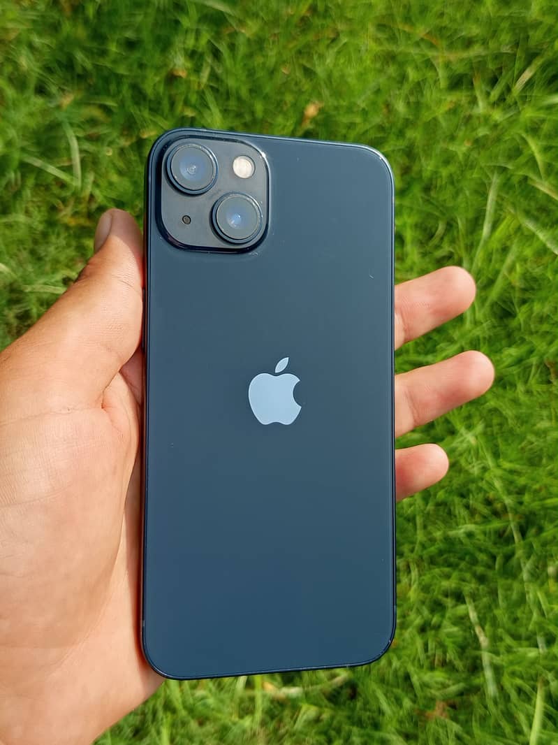 Apple iPhone 13 0
