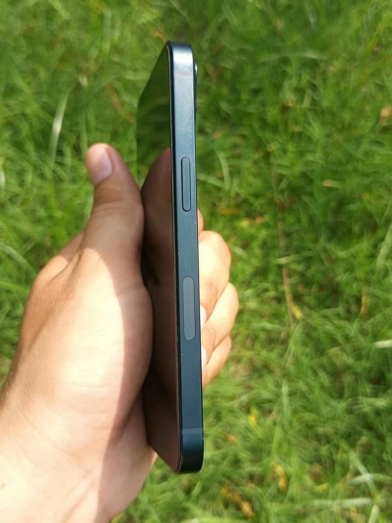 Apple iPhone 13 2