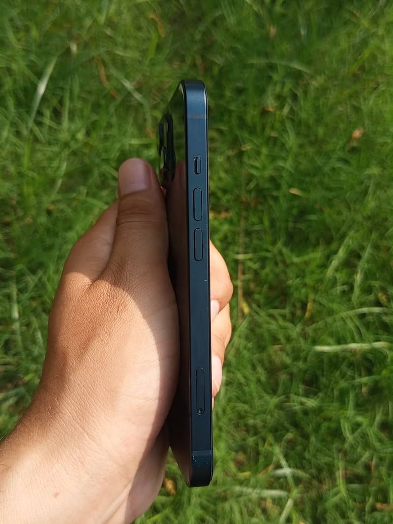 Apple iPhone 13 3