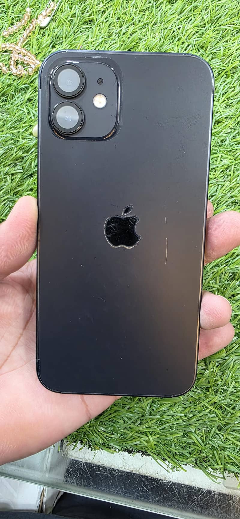 Apple iPhone 12 1