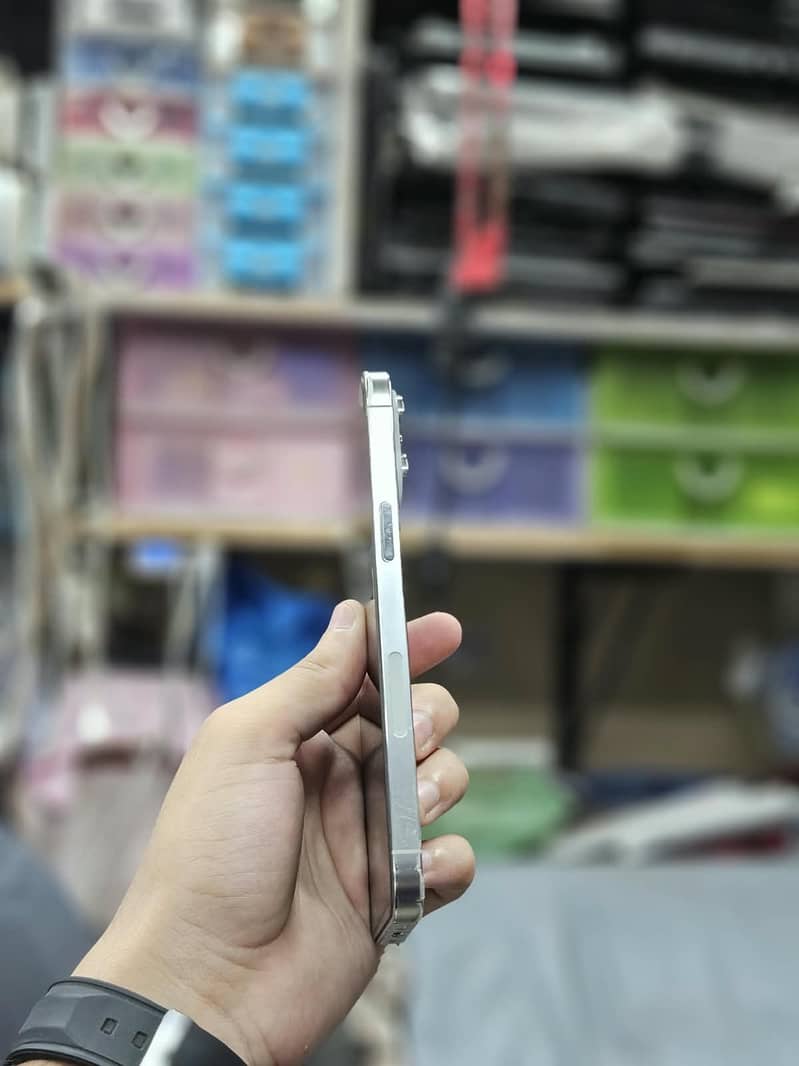 Apple iPhone 14 Pro Max 1