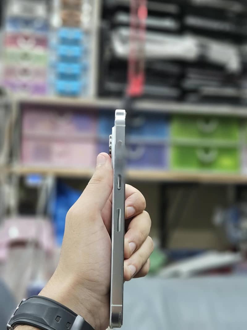 Apple iPhone 14 Pro Max 2