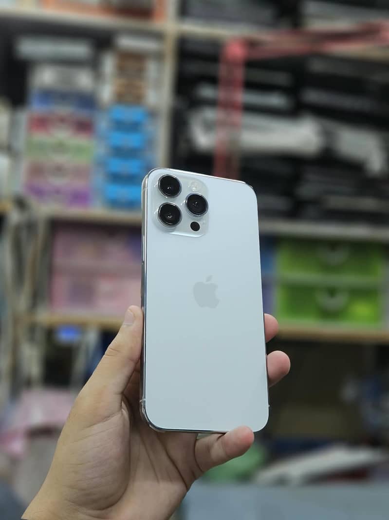Apple iPhone 14 Pro Max 3
