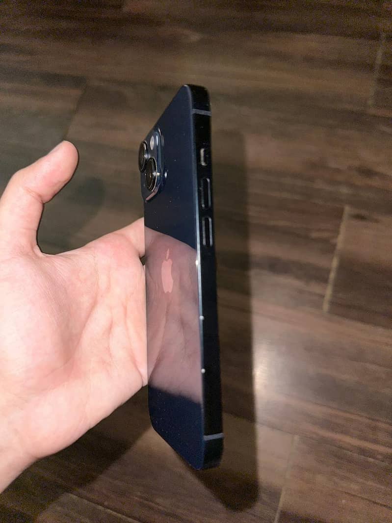 Apple iPhone 14 4