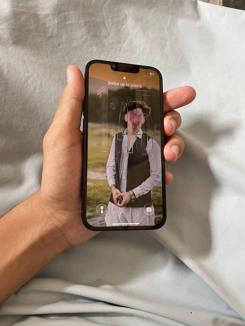 Apple iPhone 13 1