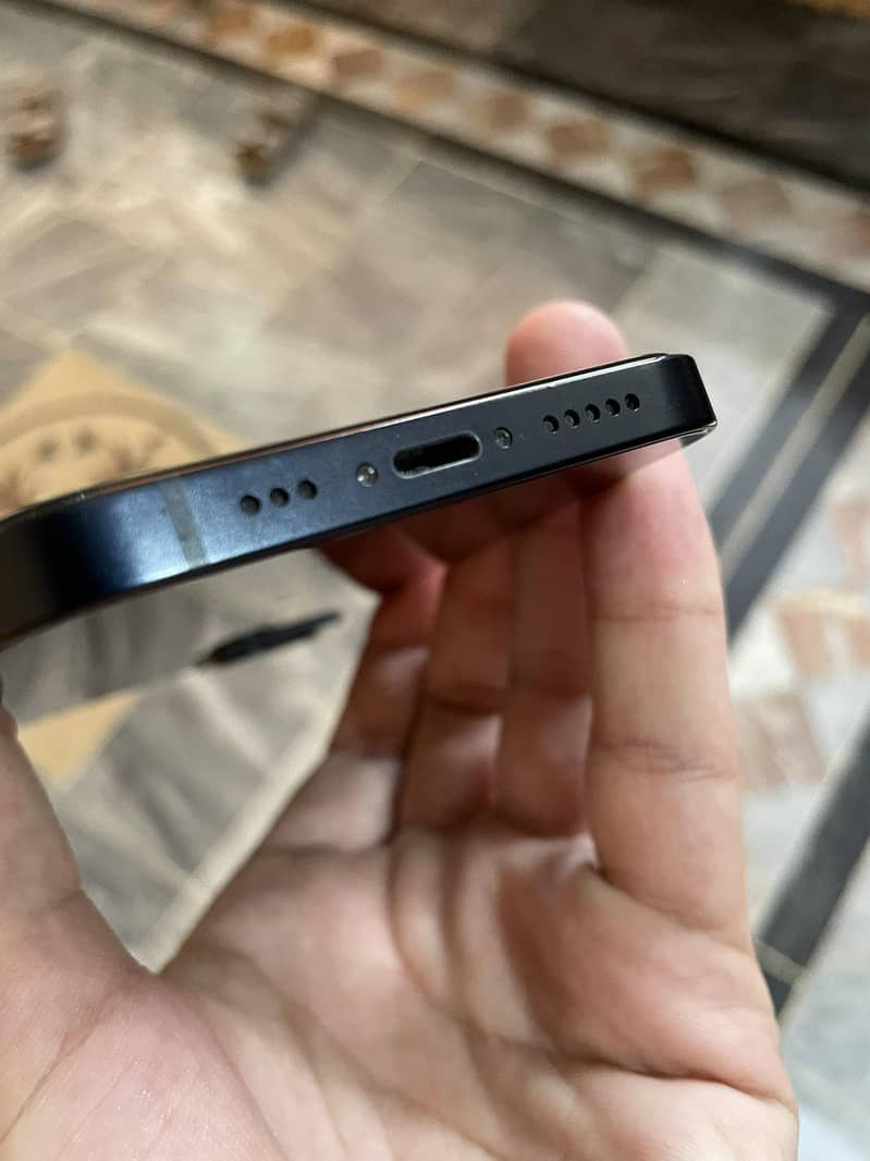 Apple iPhone 13 6