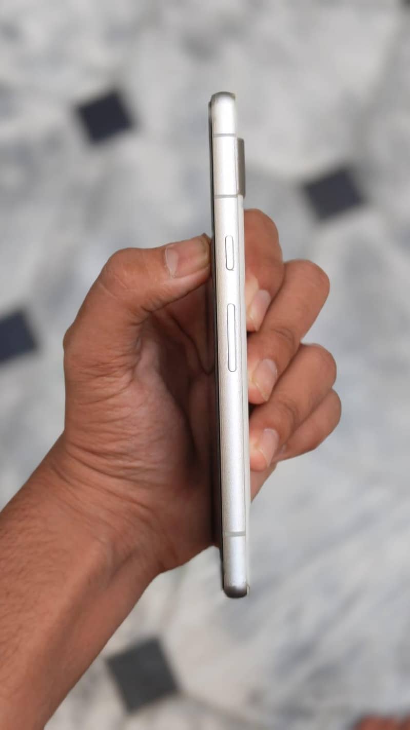 Google Pixel 7a 2