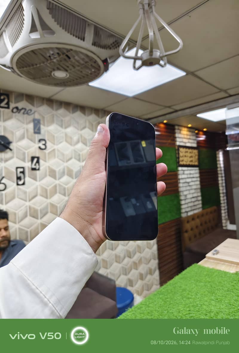 Apple iPhone 16 Pro Max 3