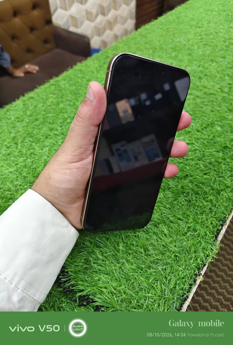 Apple iPhone 16 Pro Max 4