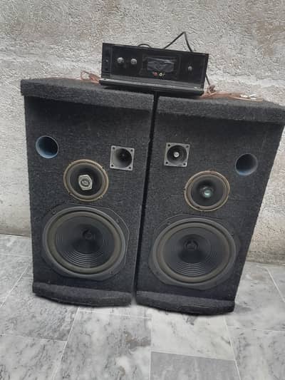 speakers 14 inch +amplifier in gud condition