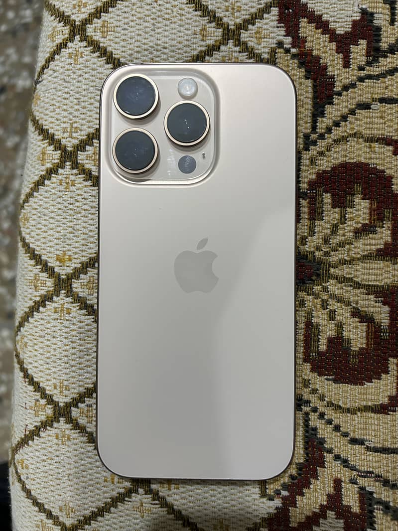 Apple iPhone 16 Pro 0