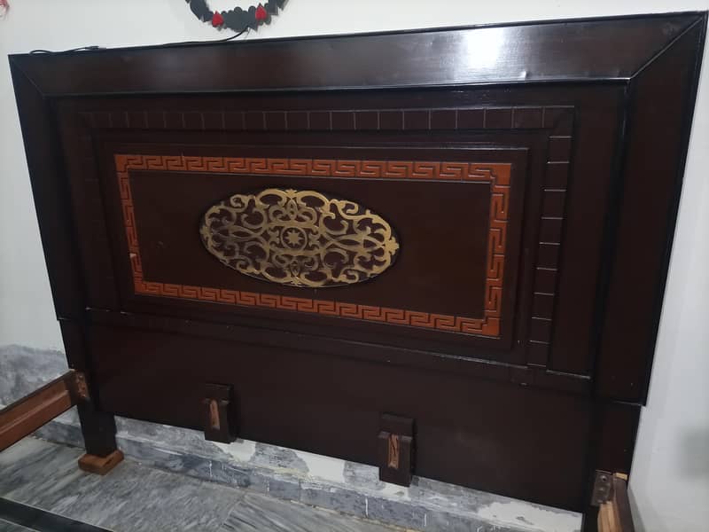 Double Bed, Side Tables, & Dressing 0
