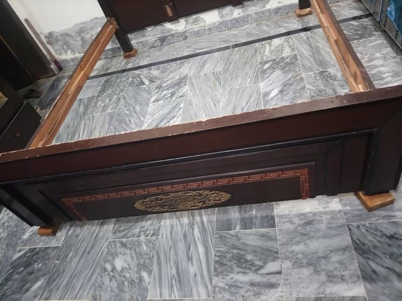 Double Bed, Side Tables, & Dressing 3