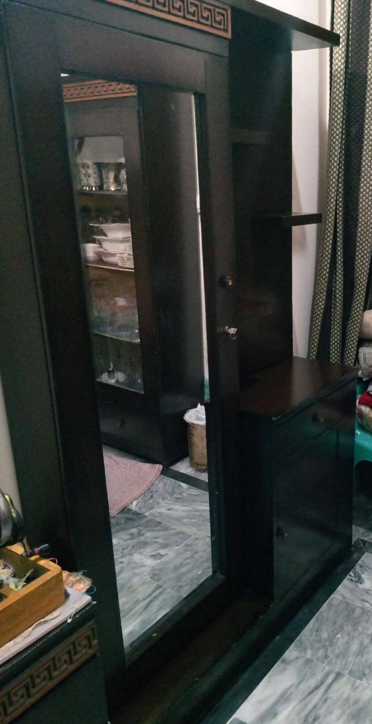Double Bed, Side Tables, & Dressing 5