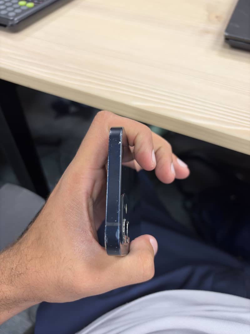 Apple iPhone 12 0