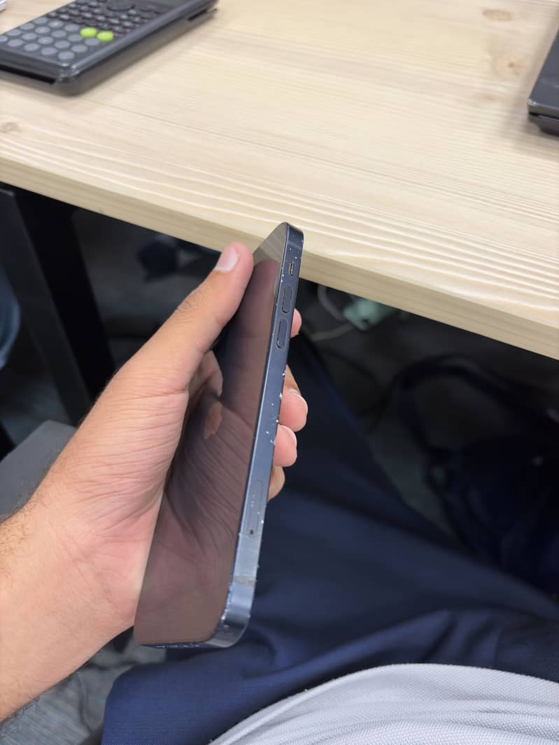Apple iPhone 12 2