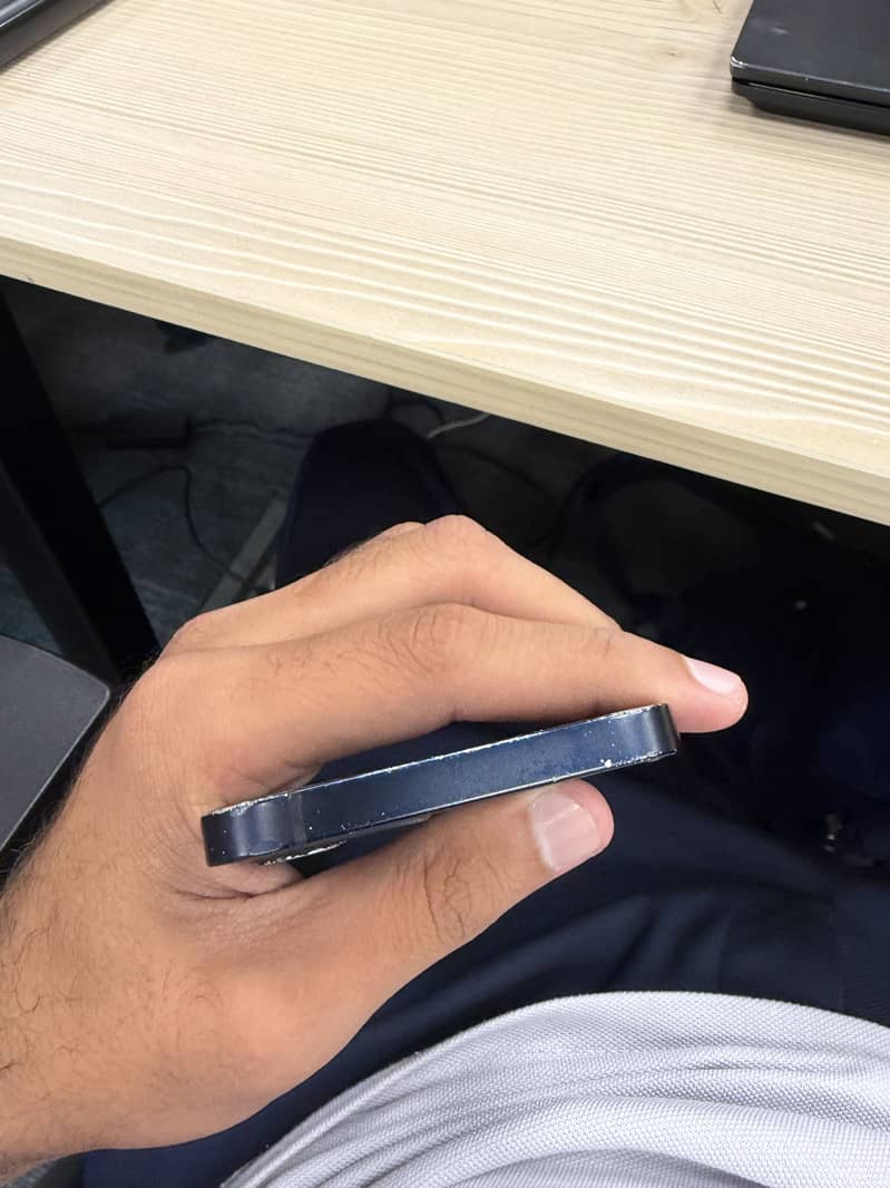 Apple iPhone 12 3