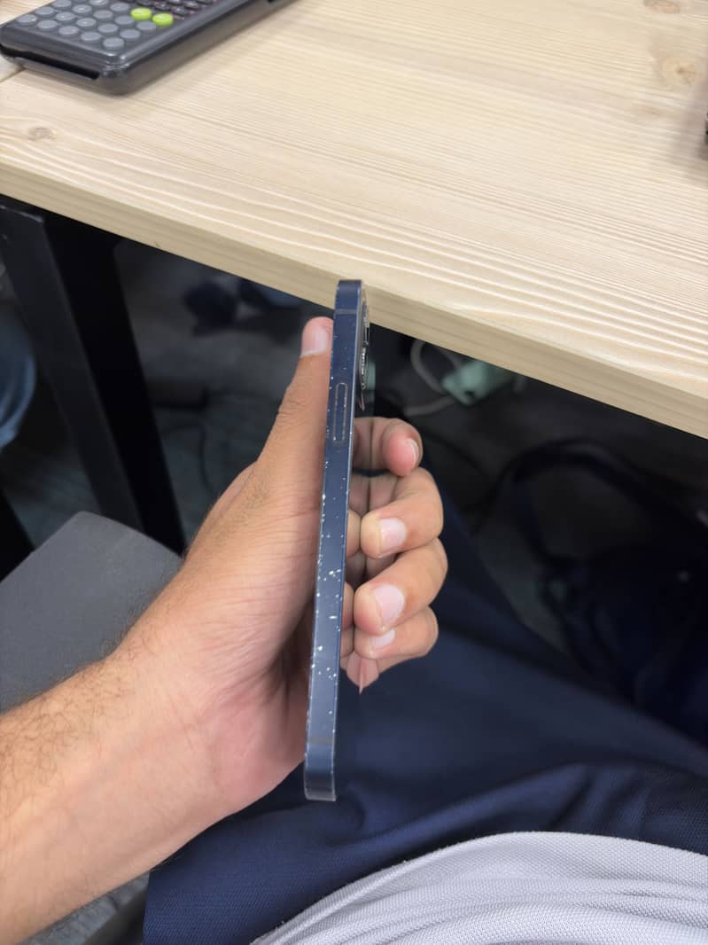 Apple iPhone 12 7