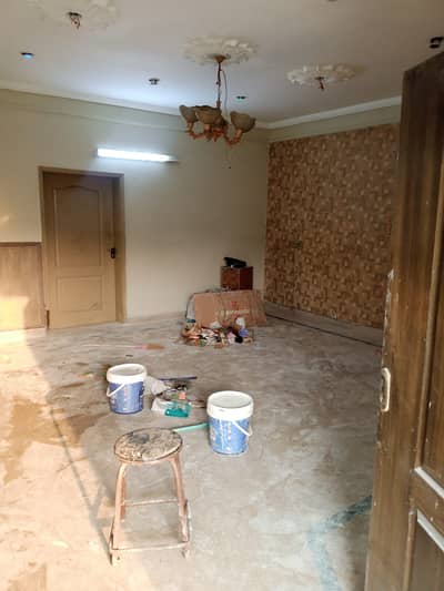 10 Marla upper portion for rent Separate enternce reasonable rent