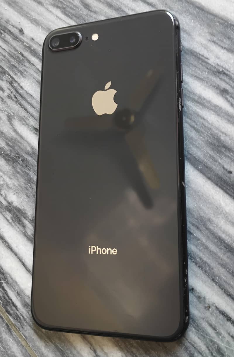 Apple iPhone 8 Plus 0