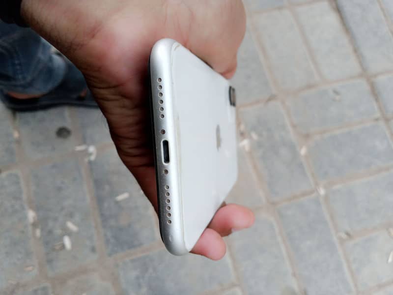 iphone 11 4