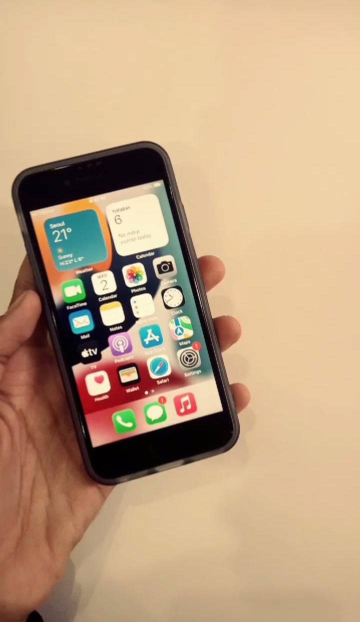 Apple iPhone 7 0