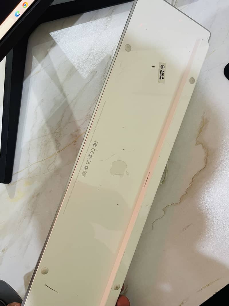 Apple Magic Keyboard 4