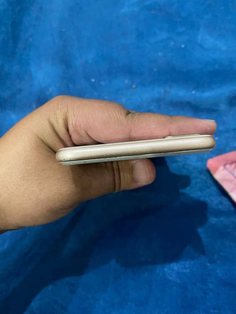 Apple iPhone 8 Plus 4