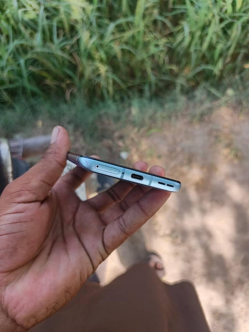 One Plus 9r 2