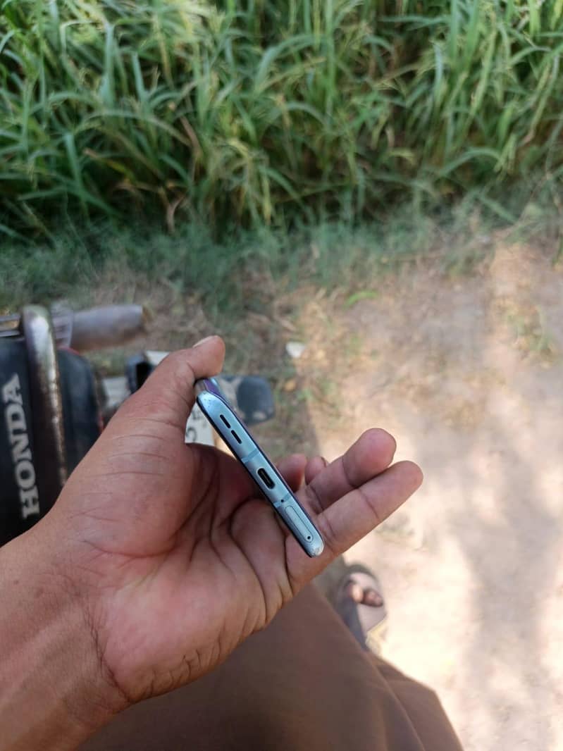 One Plus 9r 6