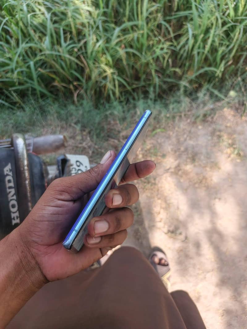 One Plus 9r 7
