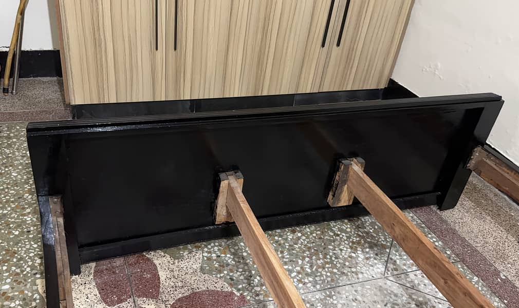 Queen size double Bed with side table 6