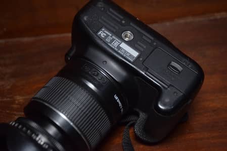 Canon 1200 D
