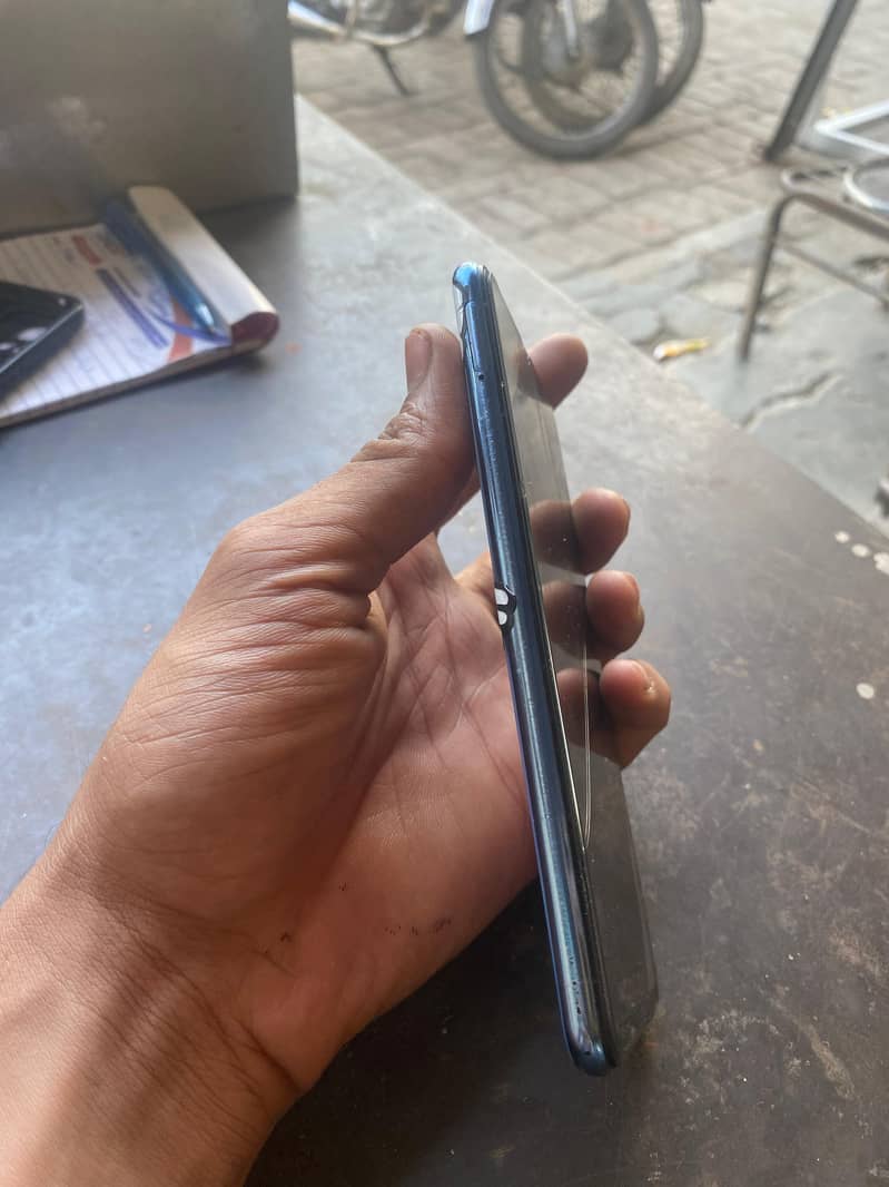 Vivo V21e 4