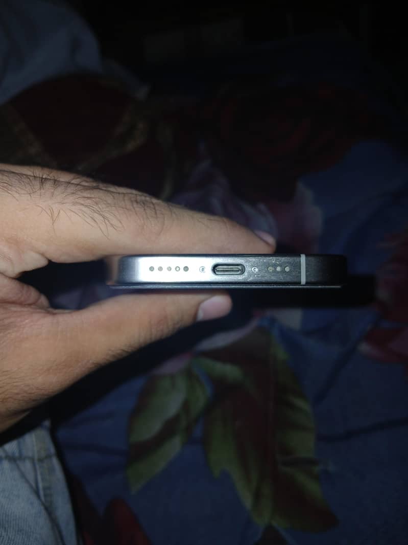 Apple iPhone 15 Pro 3