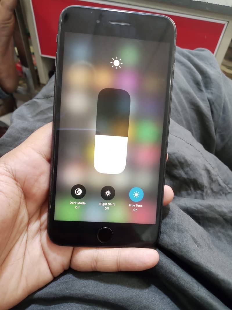 Apple iPhone 8 Plus 5
