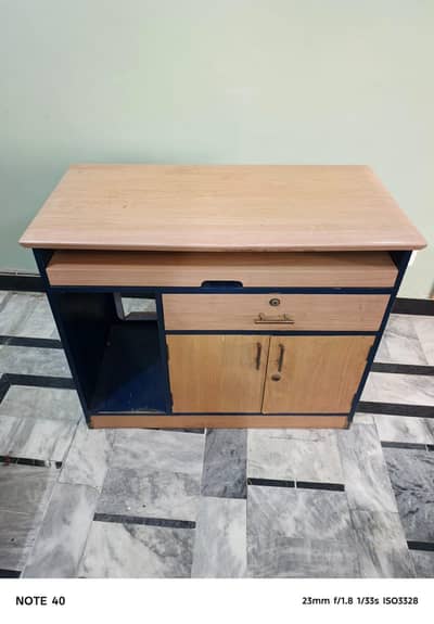 COMPUTER  or STUDY Table with Zero Damage