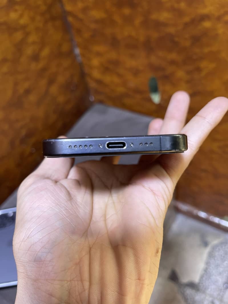 Apple iPhone 15 Pro 2