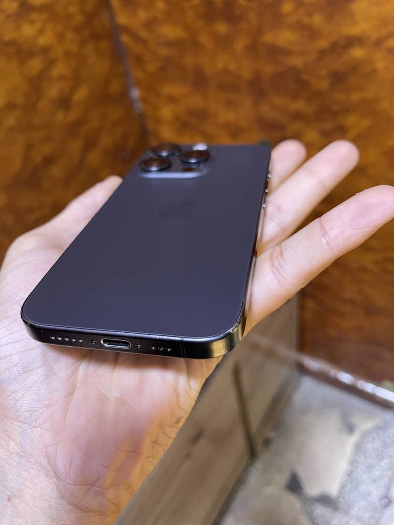 Apple iPhone 15 Pro 6