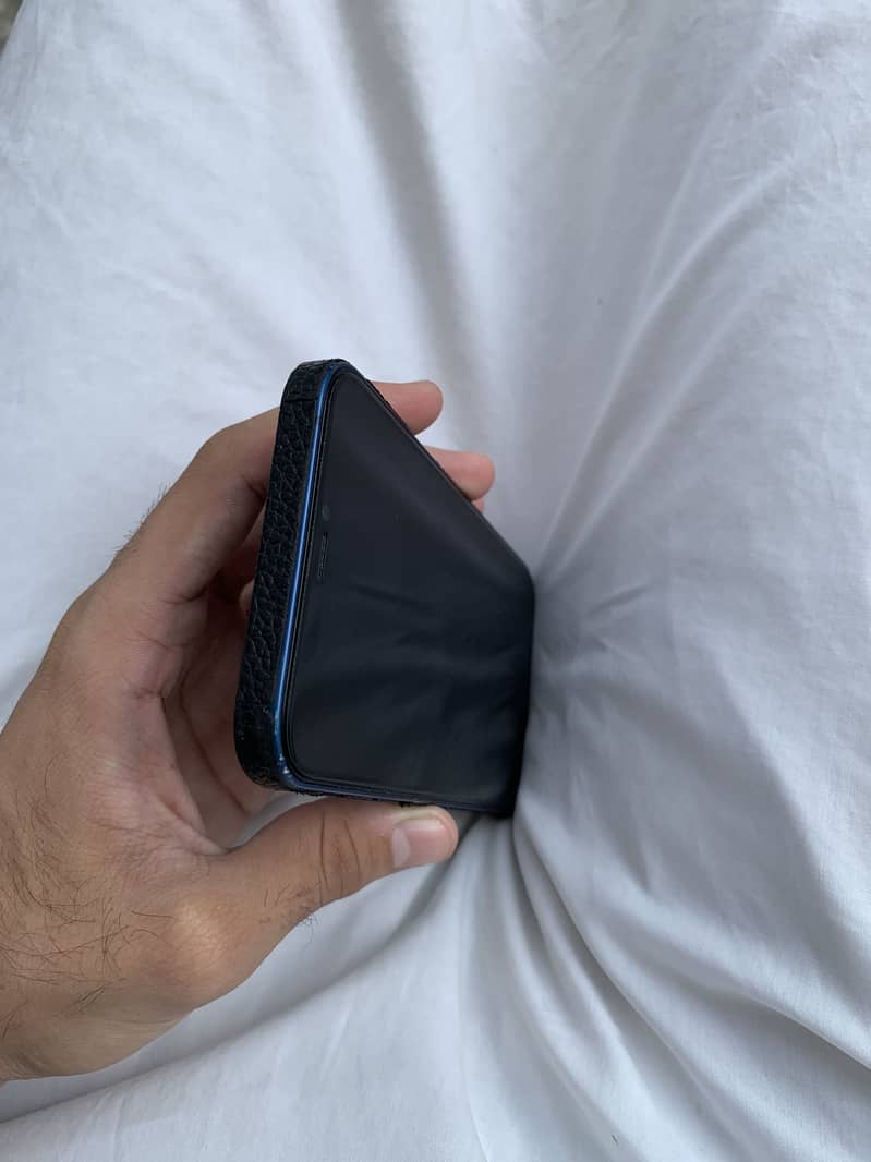 Apple iPhone 12 1