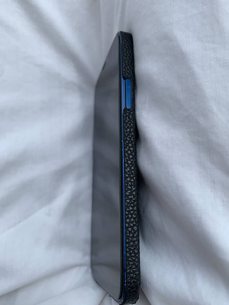 Apple iPhone 12 2