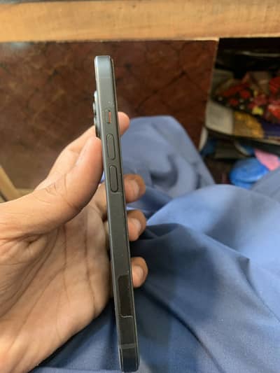 Apple iPhone 15