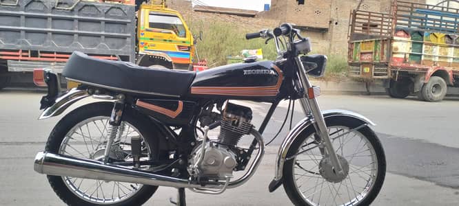 1980 model bike h all bike new Tyar hoi h jenioun condition ma