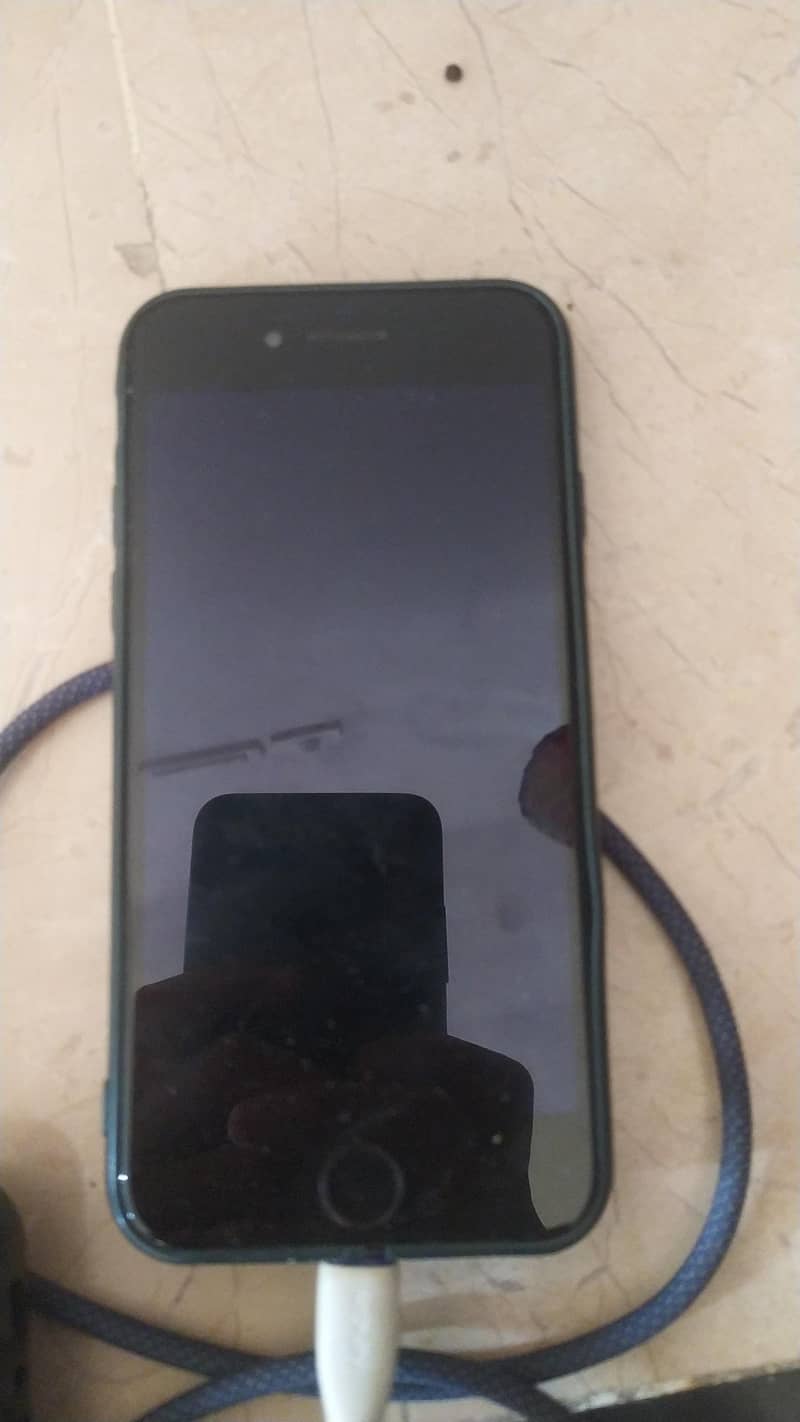 Apple iPhone 7 3
