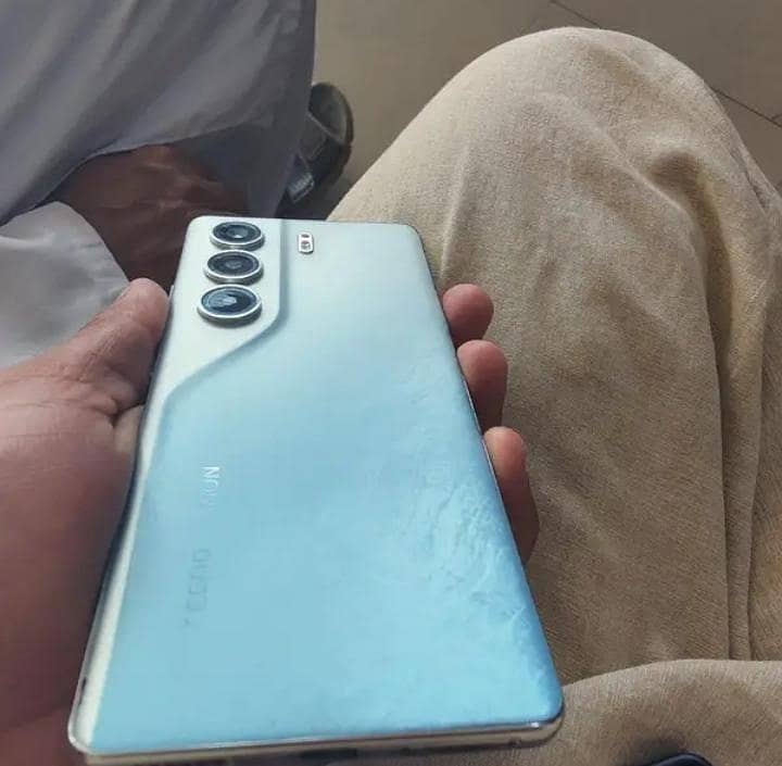 Tecno camon 40 pro 2
