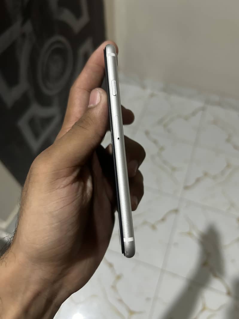 Apple iPhone SE 6