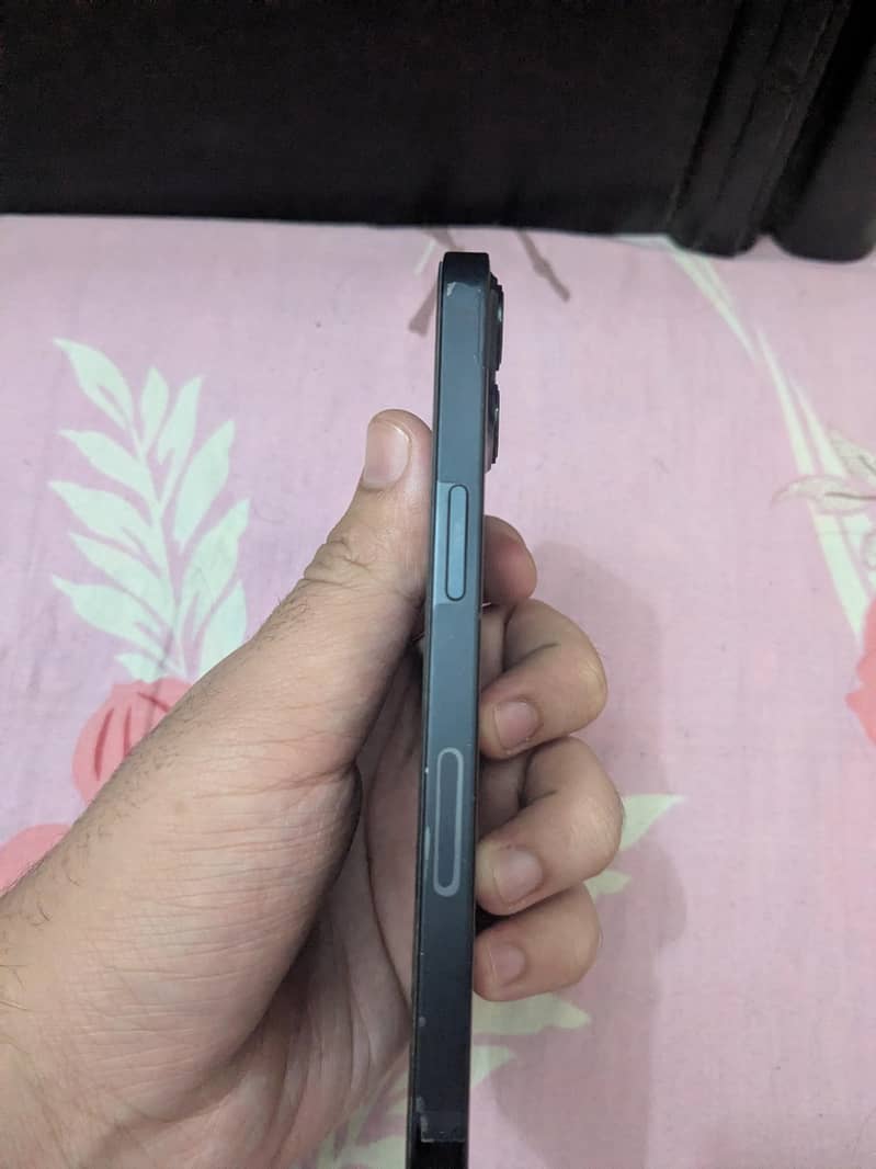 Apple iPhone 13 3